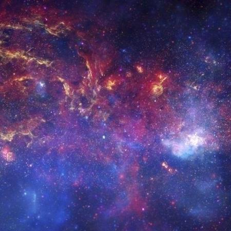 O Universo que podemos ver atualmente é composto de aglomerados de partículas, poeira, estrelas, buracos negros, galáxias e radiação - NASA/JPL-Caltech/ESA/CXC/STSCI/BBC