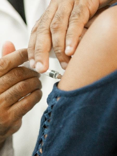 Diretor da Anvisa promete acelerar para diminuir prazo de aprovação de eventual vacina - Fiocruz