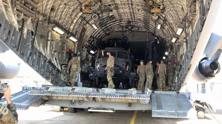 Embaixador e general foram últimos americanos a embarcar no voo de retirada do Afeganistão - Redes Sociais