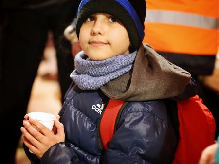 Garoto carregava apenas uma mochila, um saco plástico e o passaporte  - Reprodução/Ministerstvo vnútra SR