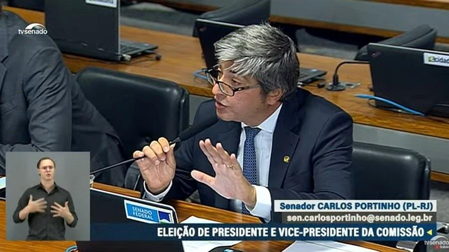 Líder do PL no Senado, Carlos Portinho (RJ) lê posicionamento da oposição na Comissão de Educação - Reprodução/Youtube