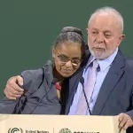 Ao lado de Marina, Lula chora em discurso na COP: 'A floresta vem falar'