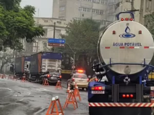 Porto Alegre amplia 'corredor humanitário' e mais veículos são liberados