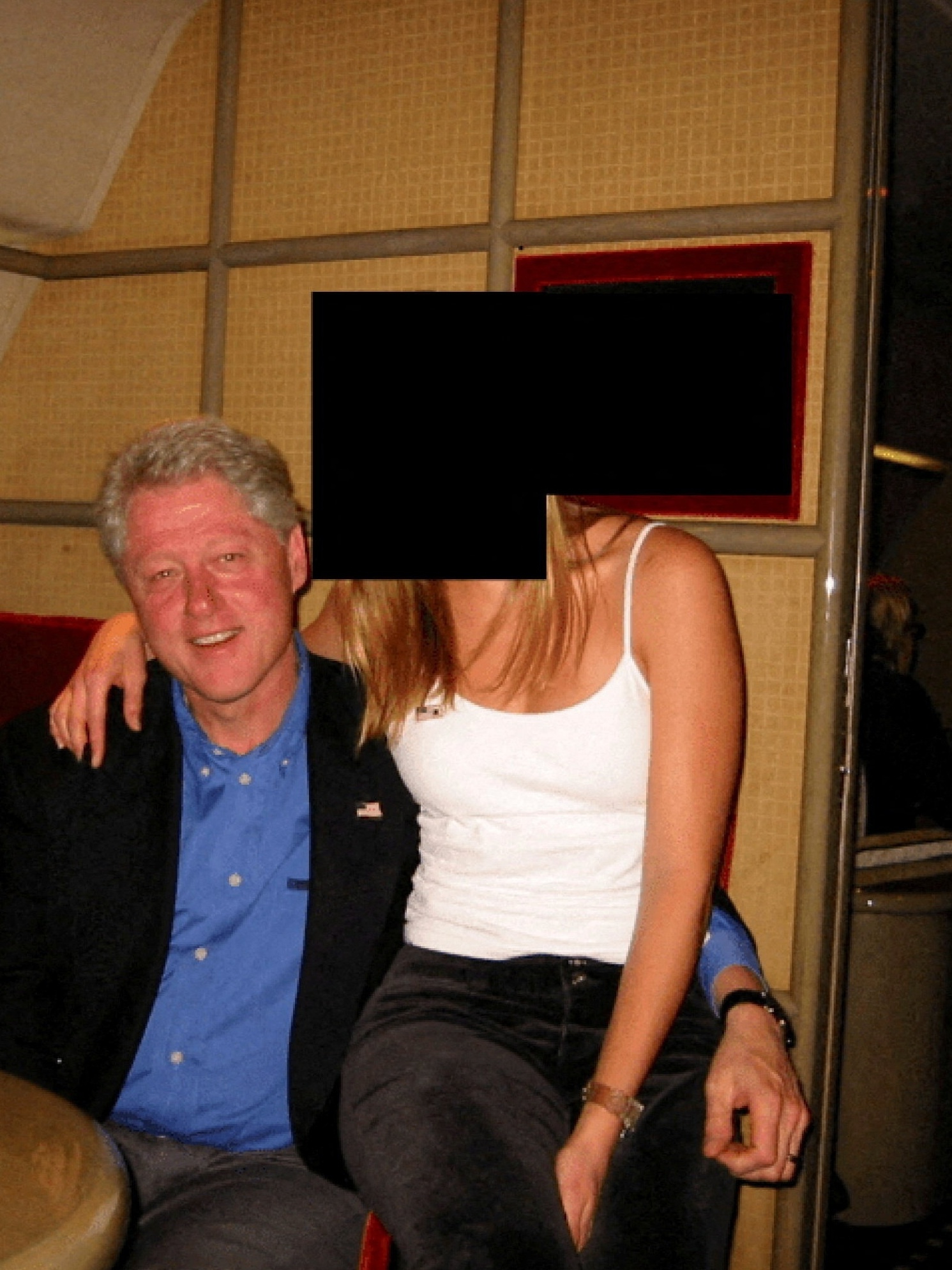 Caso Epstein: exposição revela poderosos dos EUA; vítimas recebem ameaças de morte 3 Bill Clinton dá explicações sobre suas fotos nos arquivos Epstein