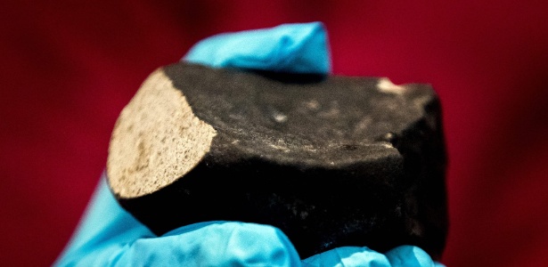 Meteorito com cerca de 4,5 bilhões de anos de antiguidade pode conter indícios sobre criação do Sistema Solar - Koen van Weel/ANP/AFP Photo
