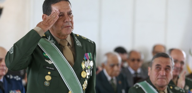 Hamilton Mourão é vice na chapa de Jair Bolsonaro (PSL) e presidente do Clube Militar