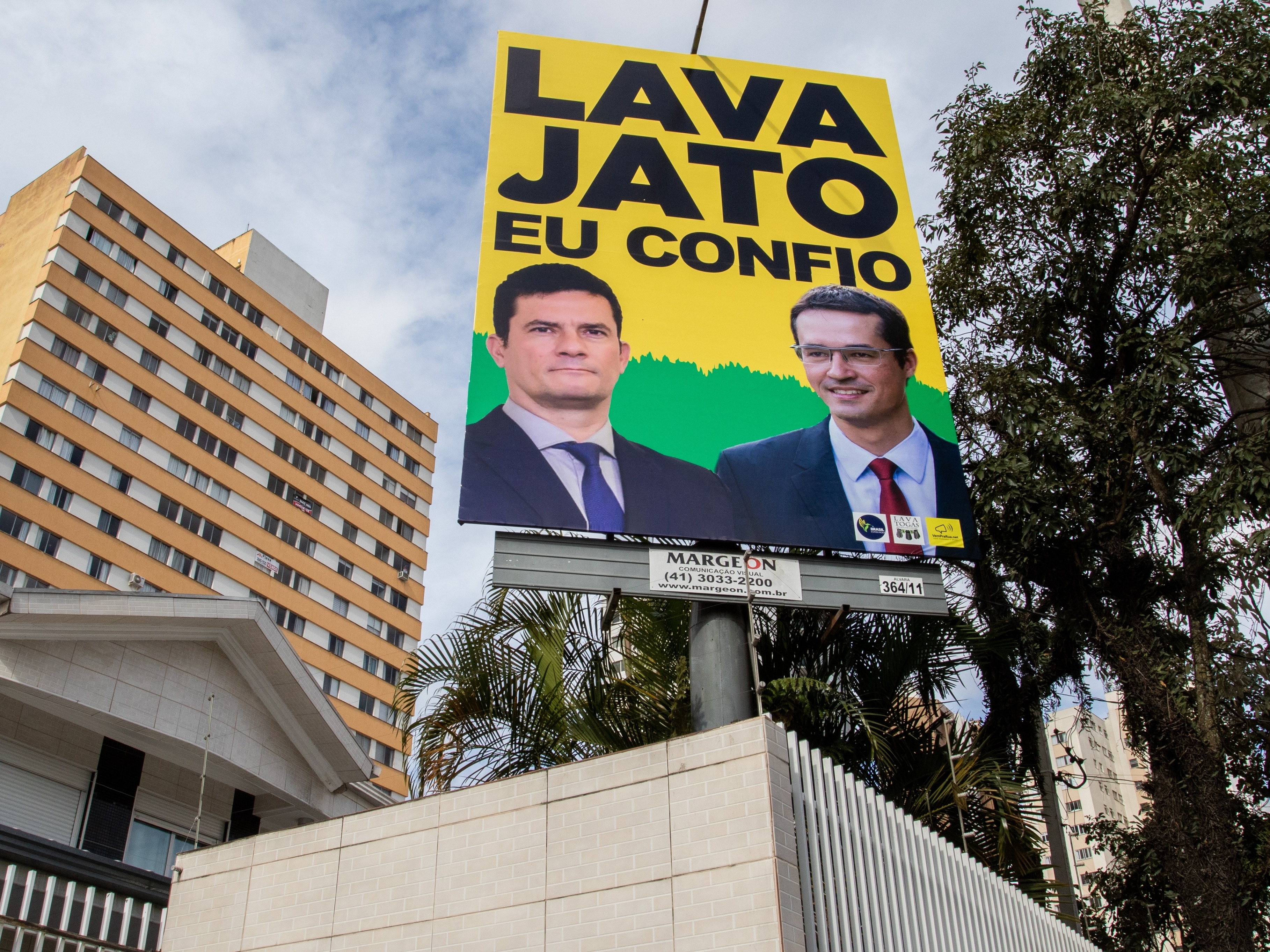 Metidos na política, Batman e Robin da Lava Jato vivem rotina de Coringa