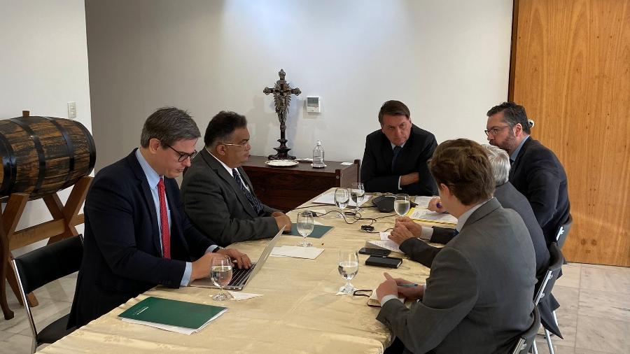O presidente Jair Bolsonaro durante reunião com o presidente russo Vladimir Putin, de Brasília - Divulgação