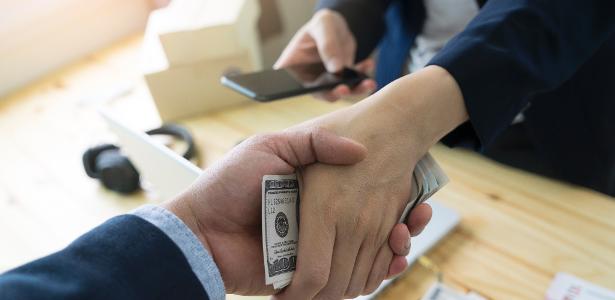 Corrupto; corrupção; lavagem de dinheiro; propina; peculato; crime; corruptos; suborno