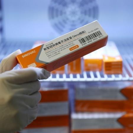CEO da Sinovac, fabricante da CoronaVac, disse que testes mostram que imunizante protege contra variante encontrada em Manaus  - Divulgação