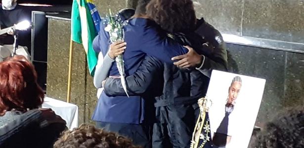 RJ: Mãe pede por justiça na missa de 7º dia de Kathlen Romeu - Vimarsana News