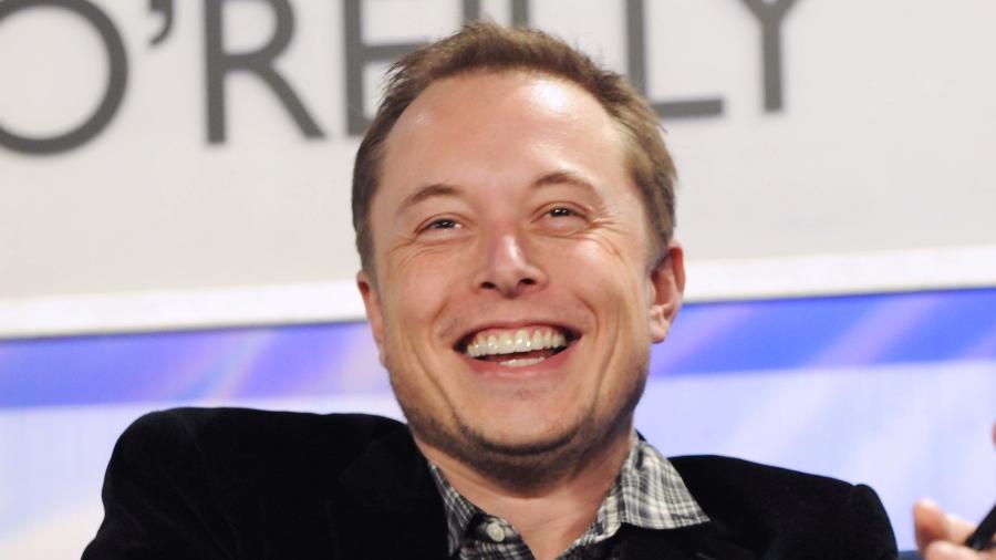 O sorriso não é à toa: Elon Musk, o novo dono do Twitter, tem império bilionário invejável - JD Lasica/Wikimedia Commons