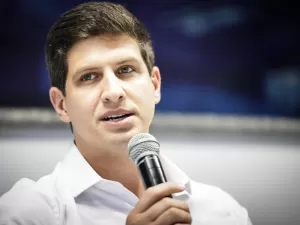 João Campos (PSB) mantém liderança com 65,8% dos votos no Recife, diz Atlas