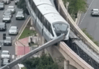 Guindaste cai sobre monotrilho da Linha 15-Prata e atinge trem em São Paulo