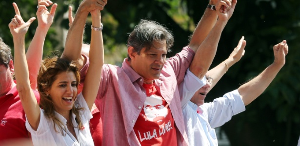 Fernando Haddad faz campanha nas ruas de São Paulo