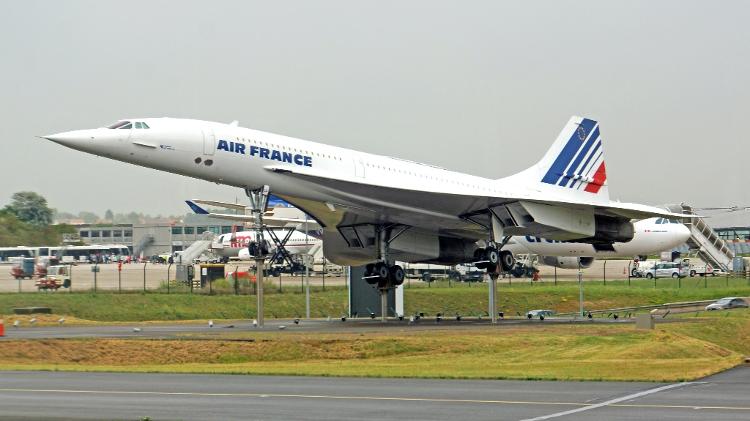 A Air France operou o modelo Concorde até a aposentadoria do modelo. Hoje, alguns desses aviões encontram-se em exposição pelo mundo, como esse, no Aeroporto de Paris 