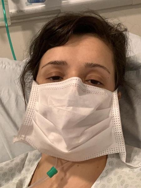 Ticyana Azambuja foi diagnosticada pela segunda vez com o novo coronavírus; em maio, ela foi agredida ao reclamar de uma festa ao lado de casa - Acervo pessoal