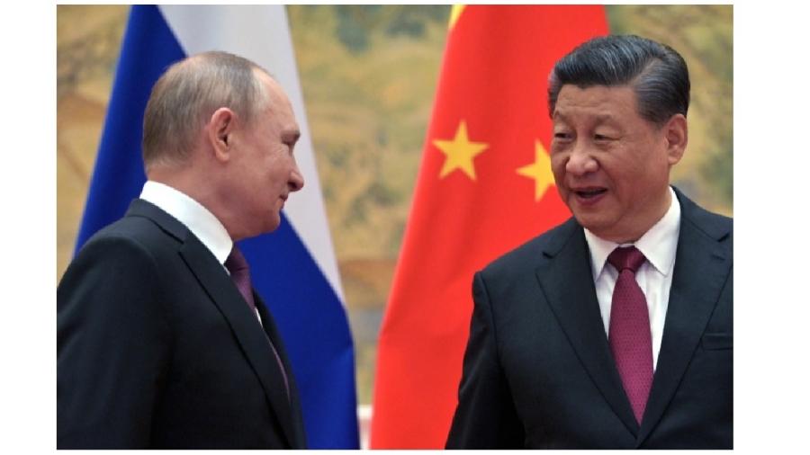 Putin e Xi Jinping durante abertura dos Jogos de Inverno deste ano, que ocorreram na China. Chineses não condenaram a invasão, mas também não apoiaram; agora, propõem mediação - Alexei Druzhinin/AFP