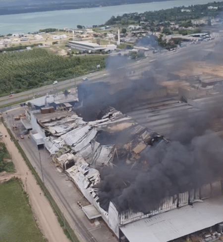 Fábrica da Cacau Show em Linhares (ES) fica destruída após incêndio 