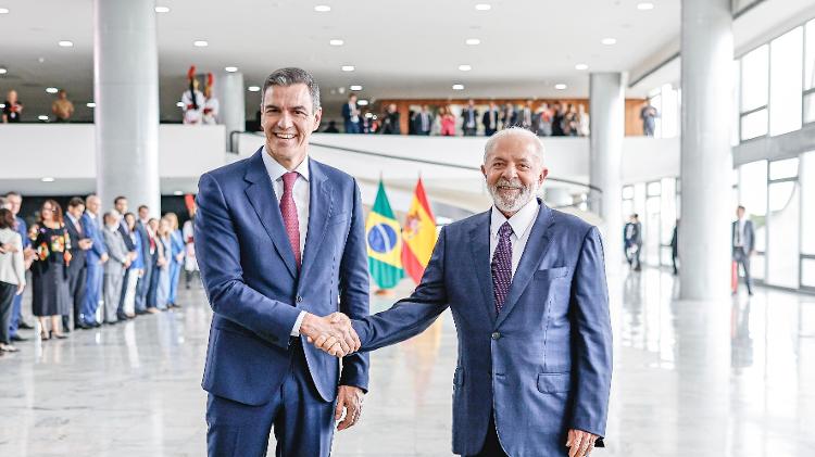 Lula e Sánchez, no Palácio do Planalto