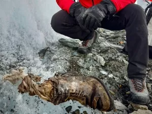 Documentaristas encontram pé de alpinista 100 anos depois no Everest