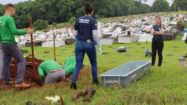 Exumação de corpo foi feita após polícia levantar informações sobre desaparecido