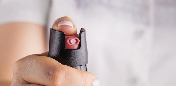 Lei que autoriza spray de pimenta para mulheres começa a valer; veja regras