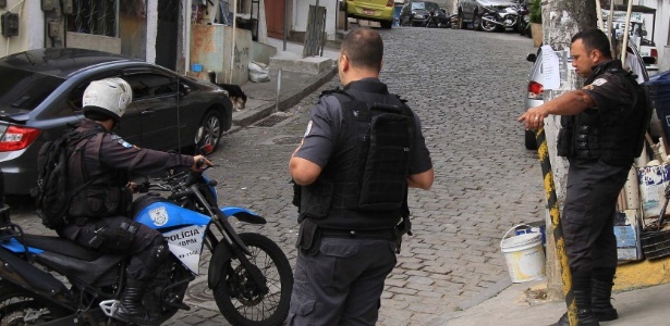12.set.2018 - Policiais no Morro do Turano em operação nesta quarta-feira (12) - José Lucena/Futura Press/Estadão Conteudo