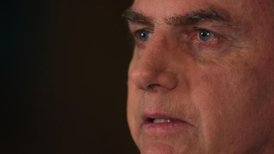  Presidente angustiado:  Jair Bolsonaro durante pronunciamento no dia 31 de março - Isac Nóbrega/PR