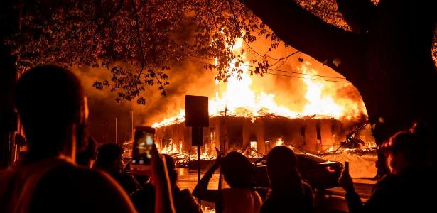 Vítima de ação policial | Crescem protestos nos EUA pela morte de homem negro
