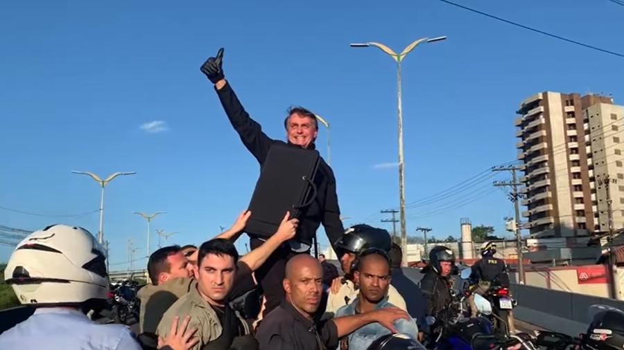 18.jun.22 - Bolsonaro participa de motociata sem capacete em Manaus (AM) - Reprodução/Facebook