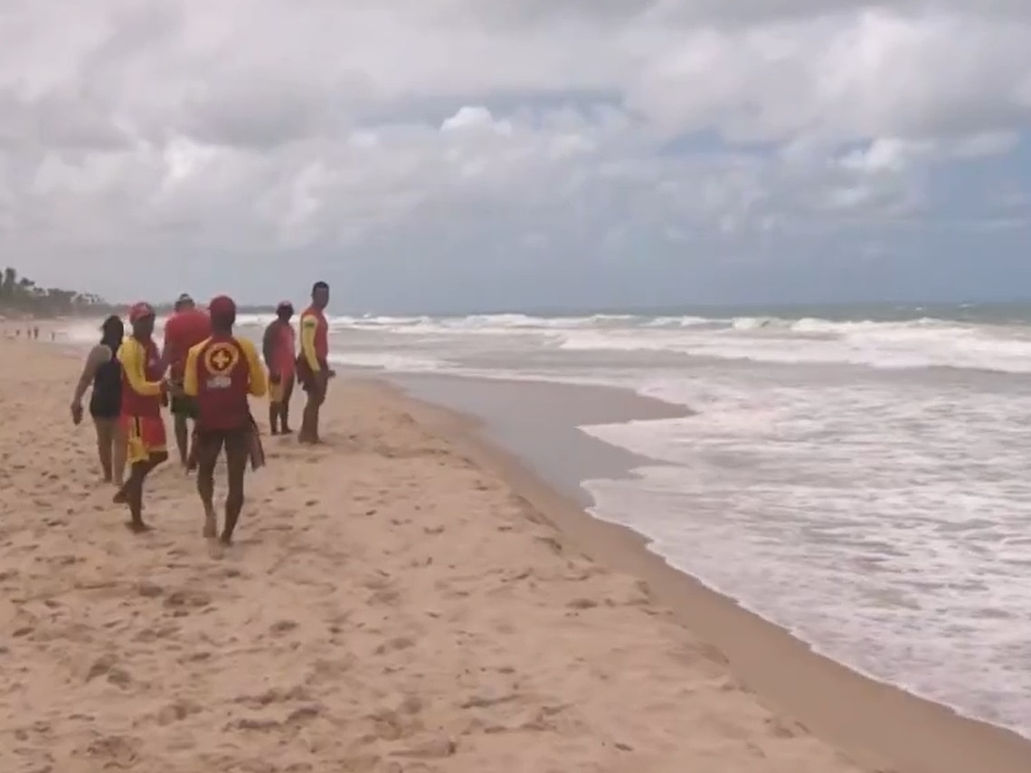 Homem morre afogado na praia do Flamengo, Zona Sul do Rio - Super