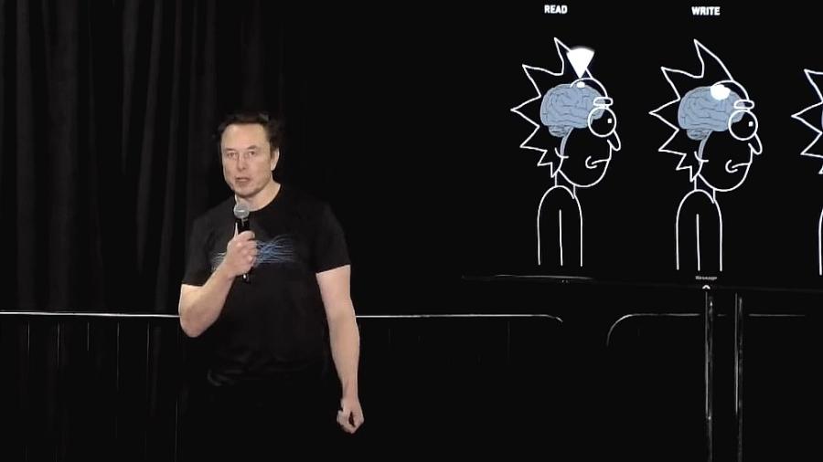 Elon Musk, no evento da Neuralink, afirmou que também irá usar um chip no cérebro - Reprodução/YouTube