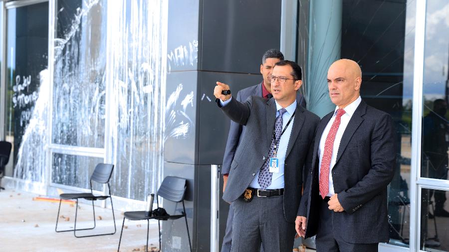 Ministro Alexandre de Moraes visita a sede do STF para avaliar danos após ataques golpistas