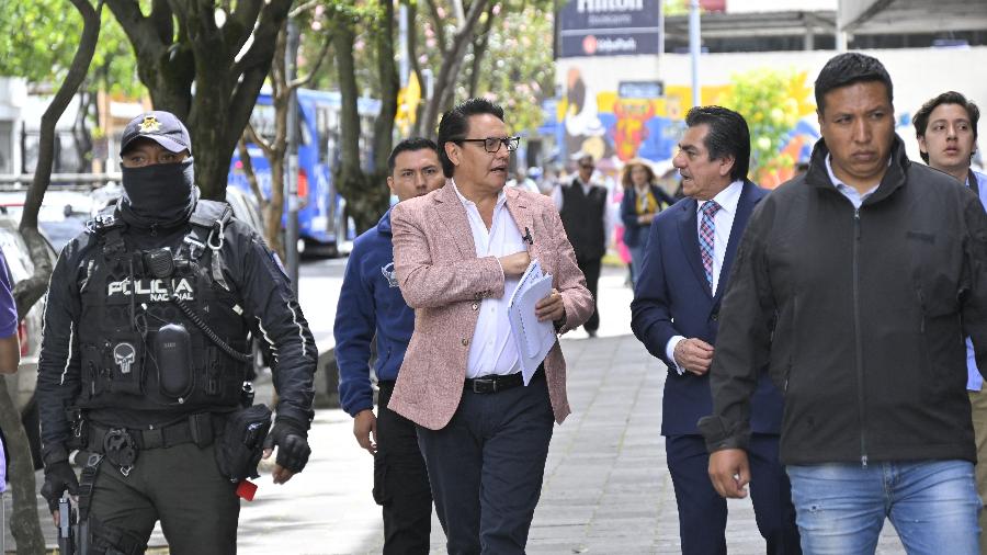 O ex-deputado e candidato Fernando Villavicencio na Procuradoria-Geral da República em Quito em 8 de agosto de 2023