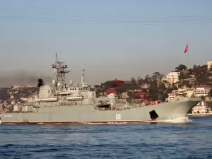 Ucrânia diz ter destruído navio de guerra russo no Mar Negro