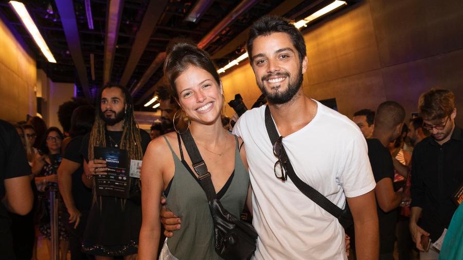 Agatha Moreira e Rodrigo Simas na estréia VIP do musical Meu Destino é Ser Star no Teatro Riachuelo  - Felipe Panfili/Divulgação