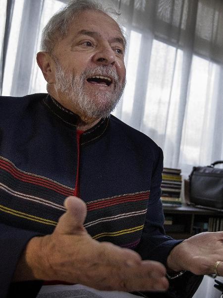 28.jan.2018 - O ex-presidente Luiz Inácio Lula da Silva (PT) durante entrevista no Instituto Lula, zona sul de São Paulo (SP) - Marlene Bergamo/Folhapress