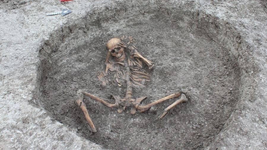 Empresa que escavou o local acredita que ele tenha recebido os corpos durante a chamada Idade do Ferro e nos períodos romanos - PA