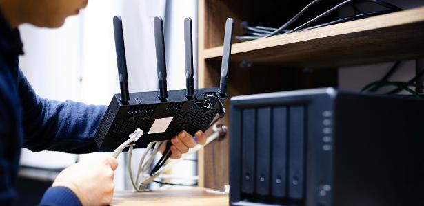 Signal repeater takes internet to the whole house;  see models