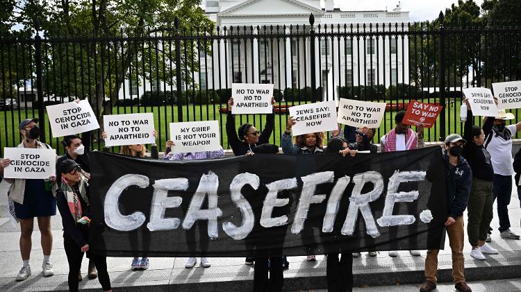 Manifestantes em frente à Casa Branca, em Washington (EUA), pedem cessar-fogo na Faixa de Gaza