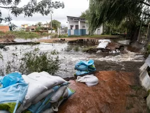 Pelotas estima que até 100 mil podem ser afetados pelas águas do Guaíba