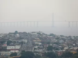 Seca pode baixar rios e isolar Manaus por via fluvial em apenas 22 dias