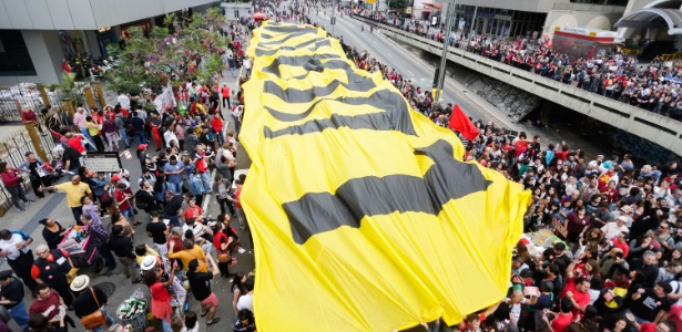 "Festival Lula Livre", nesse domingo (16), na avenida Paulista, pediu a liberdade de Lula e foi organizado pela Frente Brasil Popular