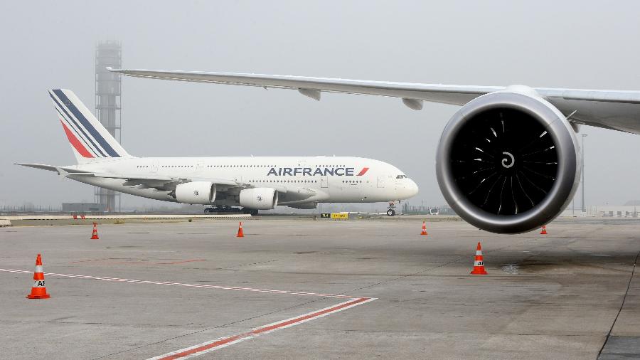 Avião da Air France: voos de menos de 2h30 estão proibidos no país europeu - Eric Piermont/AFP