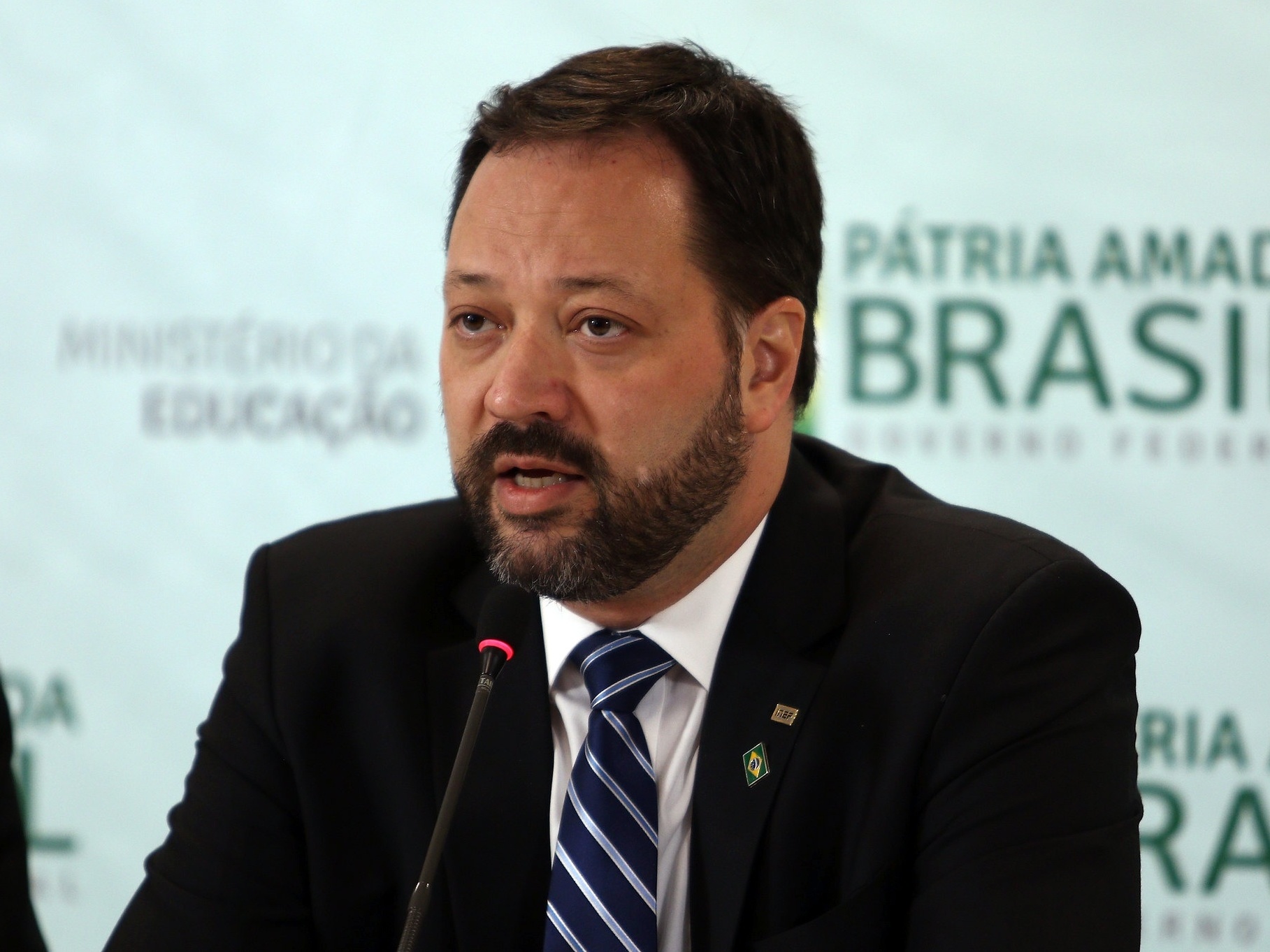 Inep não garante reaplicação a todos e alunos podem perder Enem, diz Lopes
