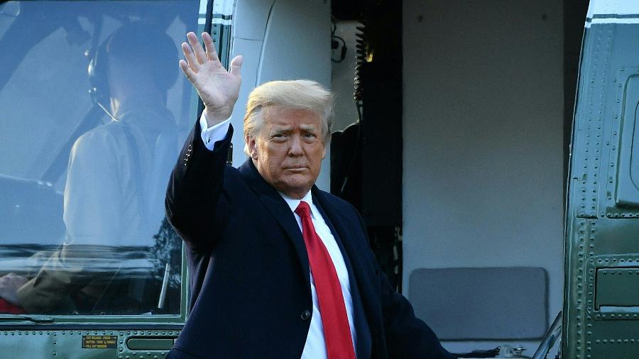 20 jan. 2021 - Donald Trump embarca no Marina One, saindo da Casa Branca pela última vez em seu mandato - Mandel Ngan/AFP