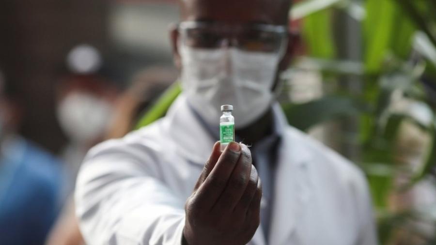 Aliança criada pela Organização Mundial de Saúde planeja distribuir imunizantes de forma igualitária para todos os países - REUTERS/Ricardo Moraes