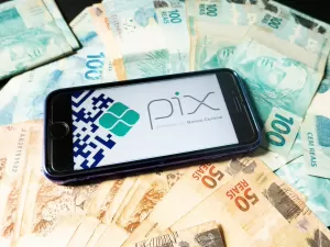 Pix terá limite de R$ 200 por transferência em celulares sem cadastro