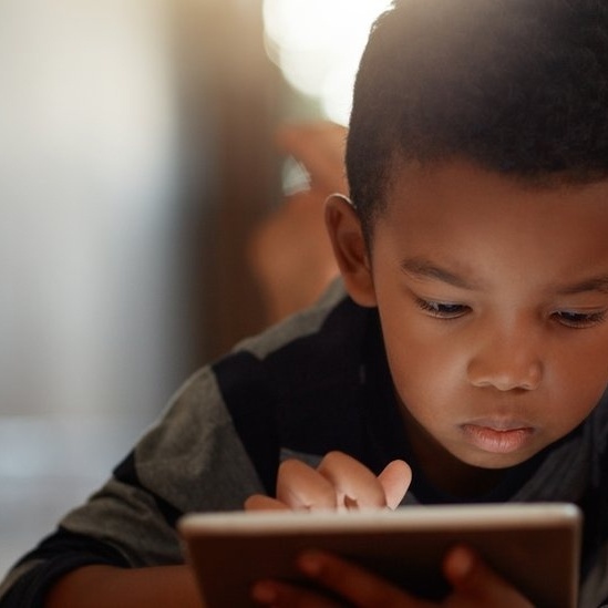 MEC lança aplicativo Graphogame para alfabetização; falta de acesso à  internet e celular pode ser entrave, Educação